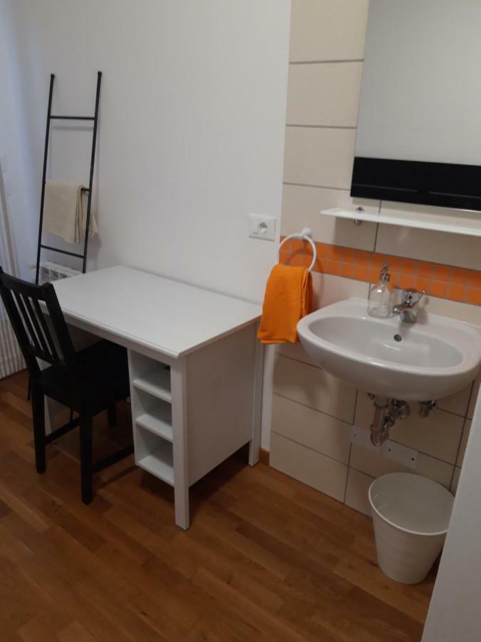 Al 106 Hotel Триест Екстериор снимка