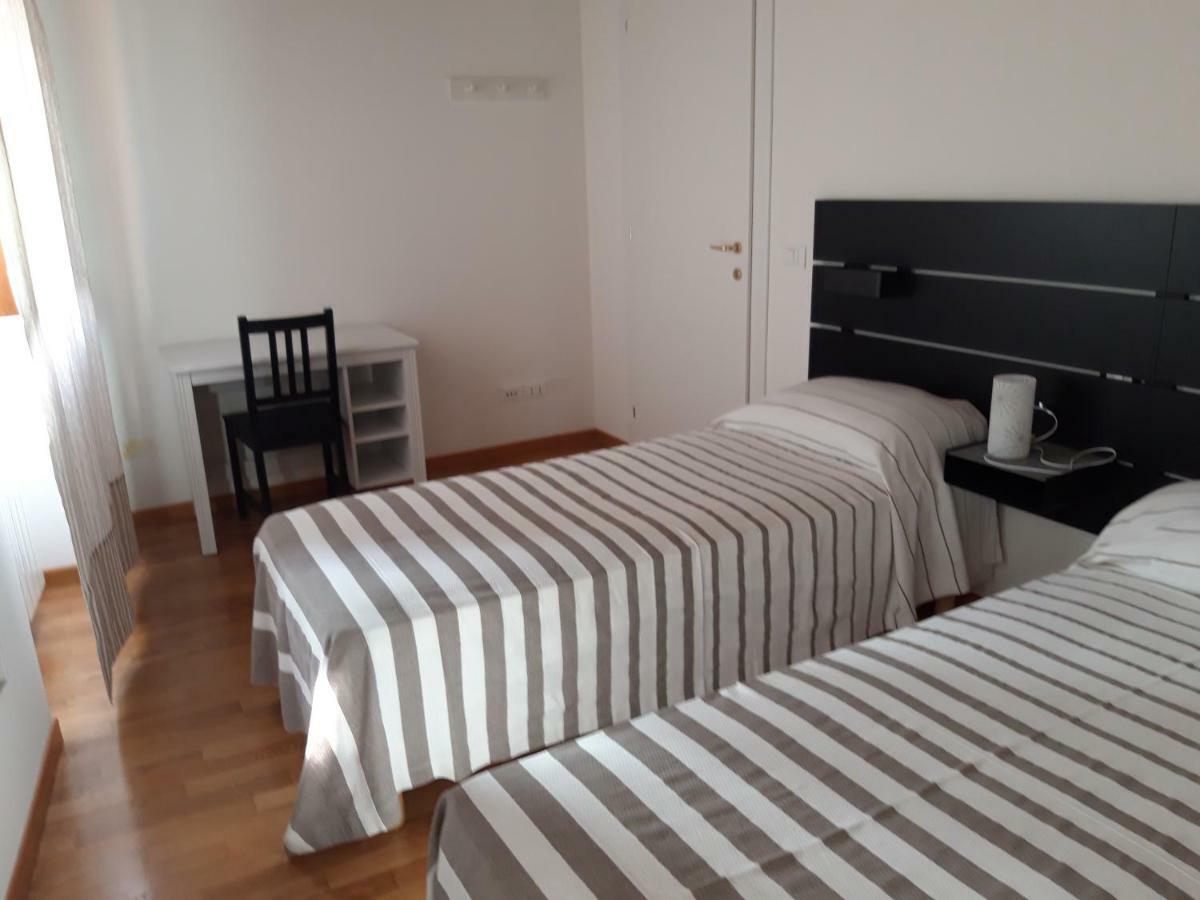 Al 106 Hotel Триест Екстериор снимка
