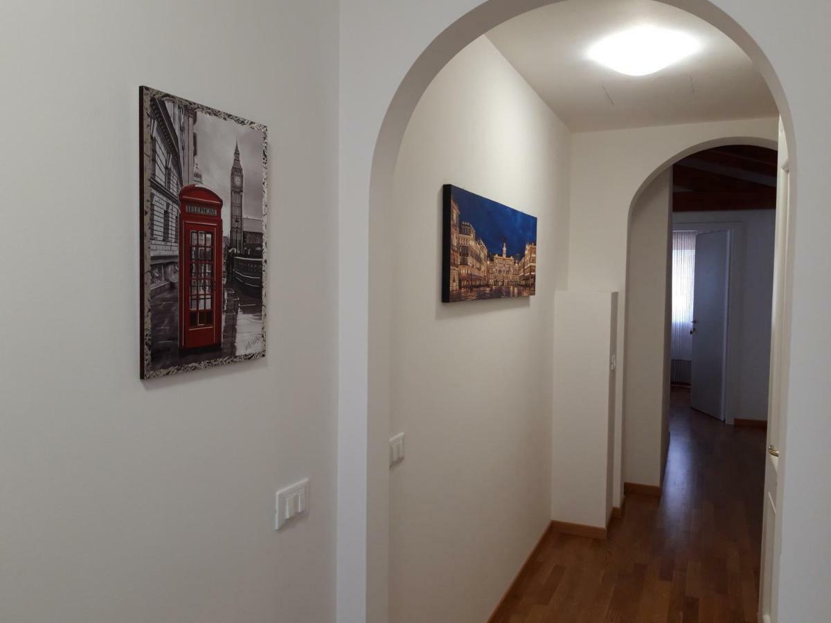 Al 106 Hotel Триест Екстериор снимка